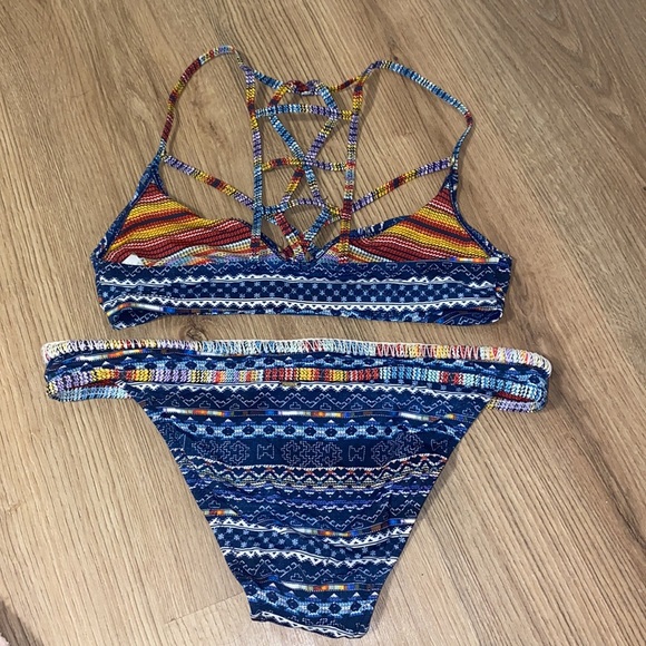 Everyday Sunday bikini. Size US S top and bottom. - Picture 2 of 2